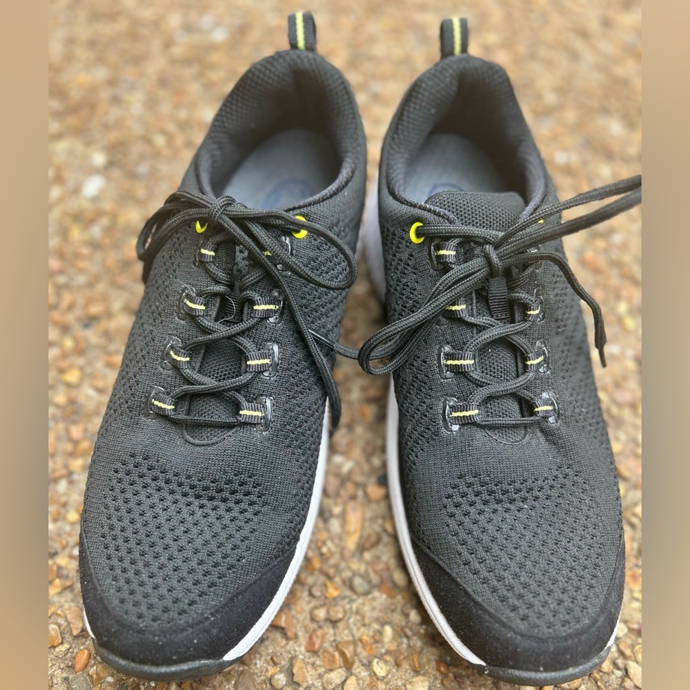 Black Sneakers with Breathable Knit Upper and Cushioned Comfort